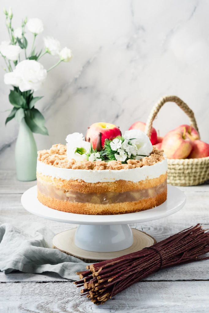 Apfeltorte mit Vanillecreme und Zimtstreuseln - Mein Naschglück